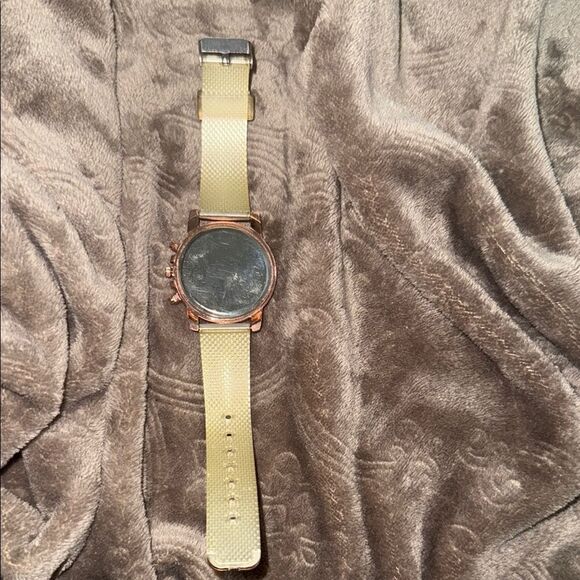 Geneva Gold and Red Watch with Chronograph Features - Picture 8 of 8